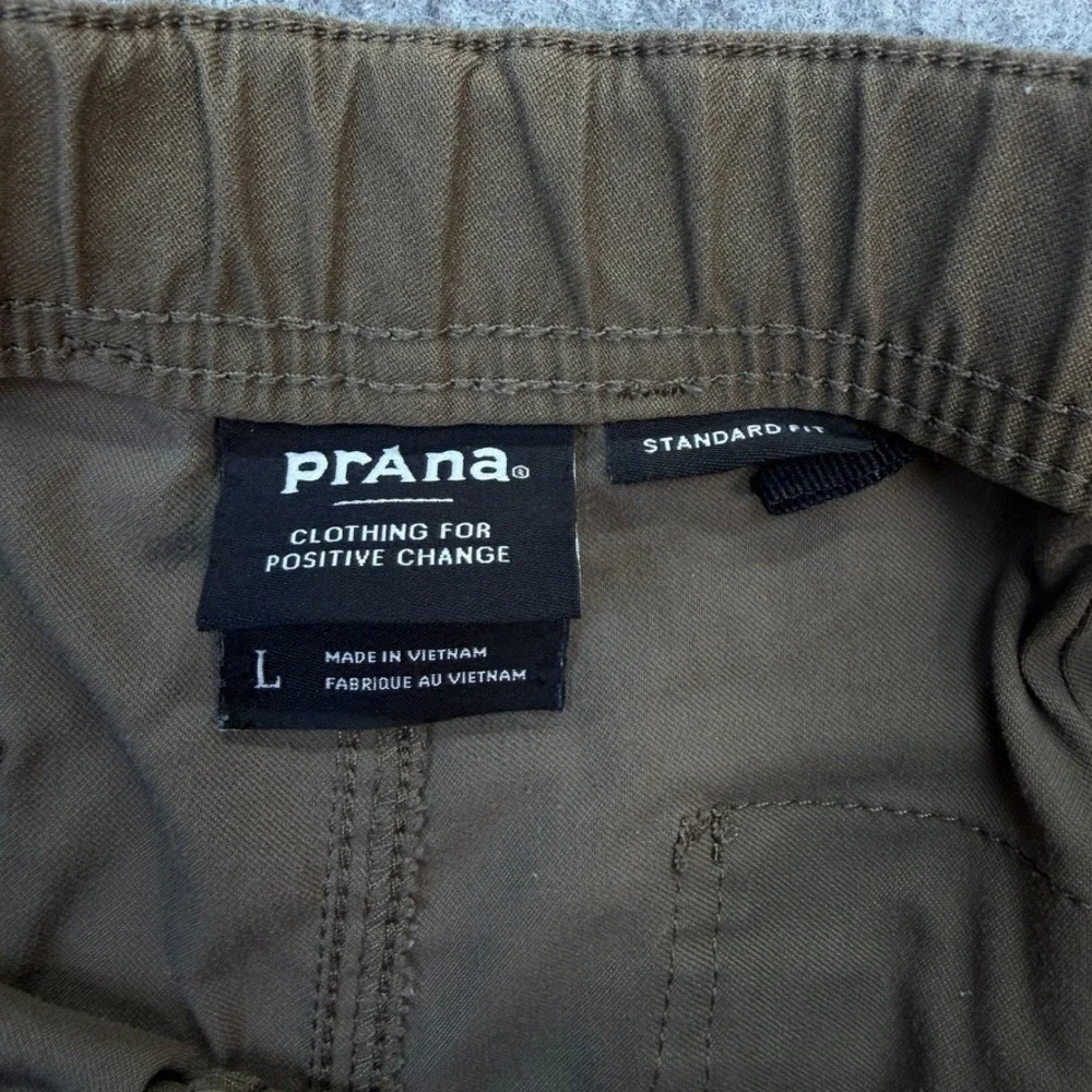 prAna Men Cargo Pants Large Stretch Beige 32x30 Standard Fit Belt Hiking Outdoor